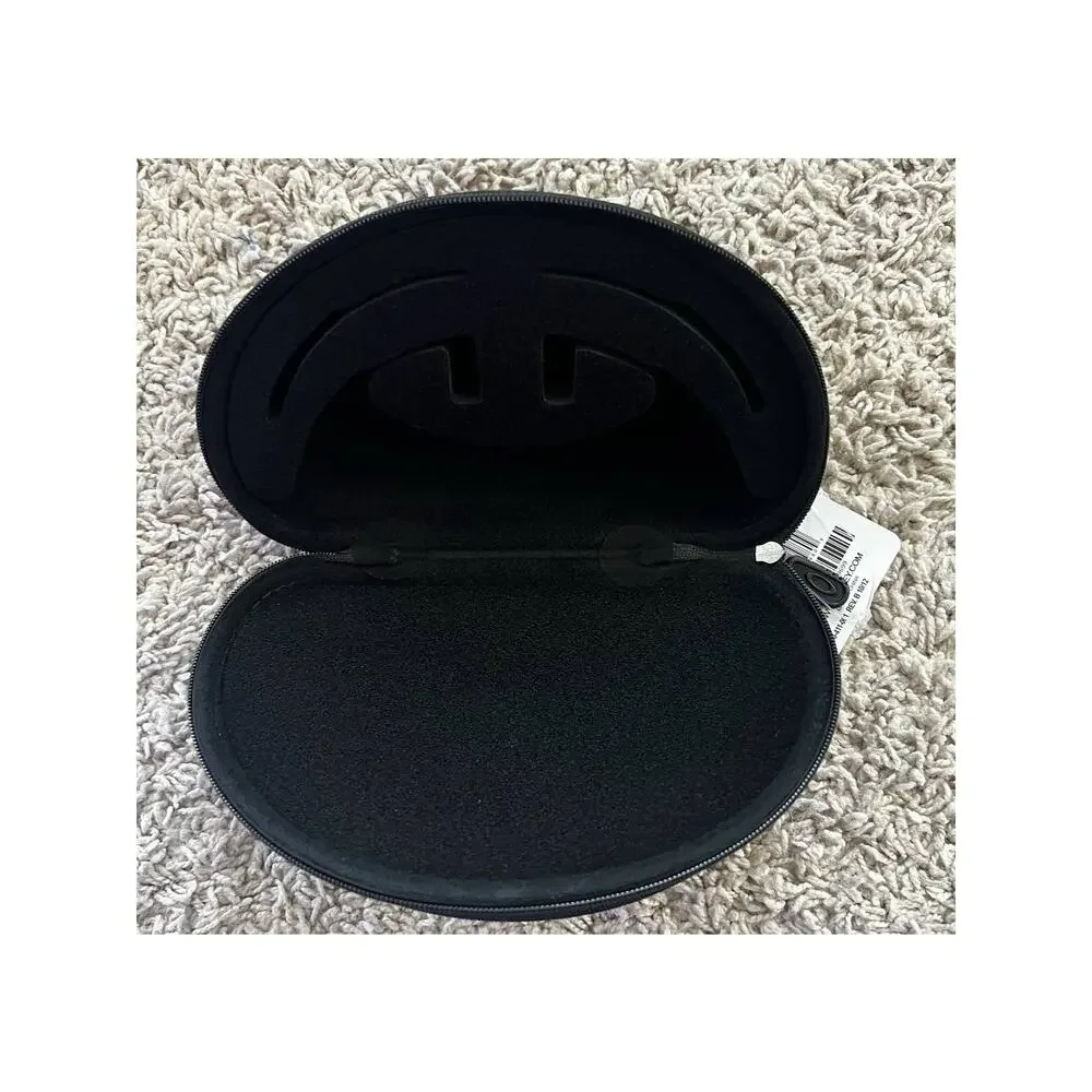 Oakley unisex adult Soft Vault Sunglass Case, Black/Radar Array,
